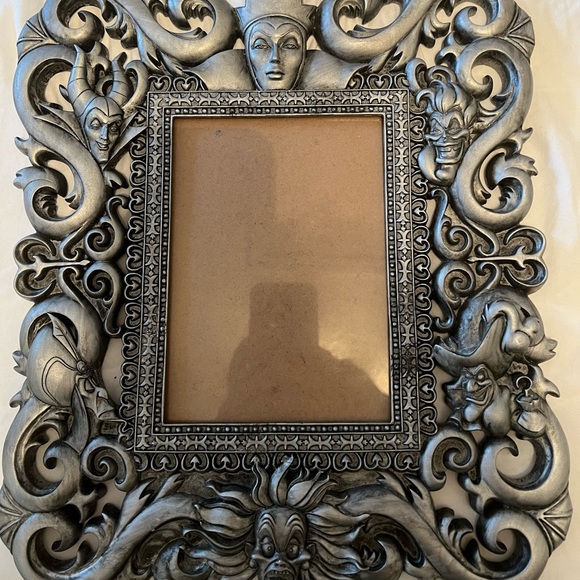 Disney Parks villain picture frame (limited edition)